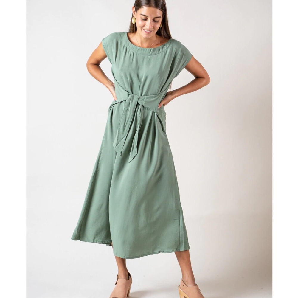 Tonle Sofia Tie Waist Midi Dress Sage Green Size XS Relaxed Fit Short Sleeve